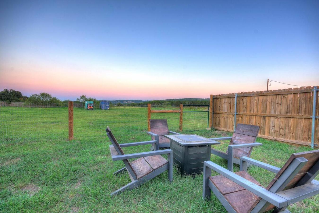 The Lodge At Little Ranches Central Sleeps 26 Wimberley Exterior foto
